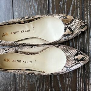 Anne Klein Tan wedges with Snakeskin Texture